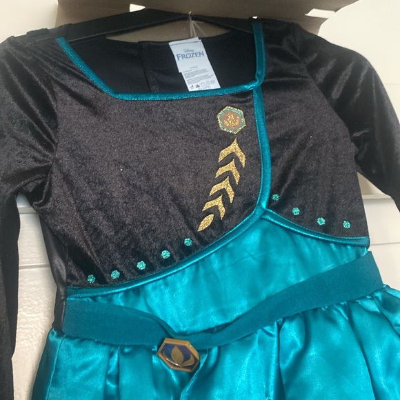 DISNEY FROZEN II 🖤ANNA🖤 DELUXE COSTUME SIZE SMALL (4-6X) 🌟NWT🌟 - Picture 7 of 16